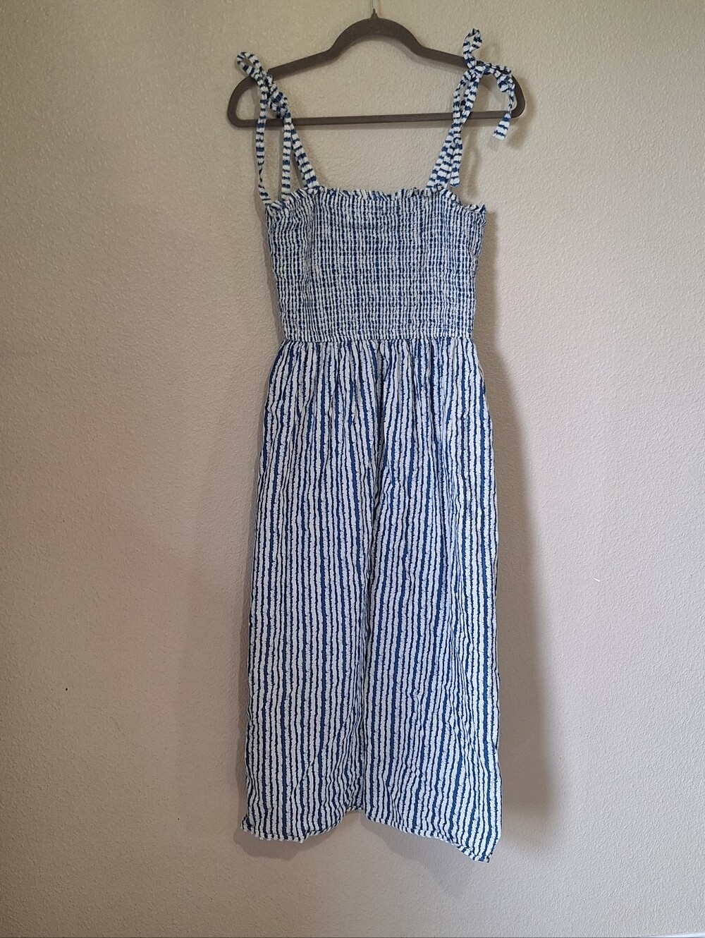 Bila 77 Lindsay Smocked Midi Dress Size M Blue Jasper White Striped Tie Strap